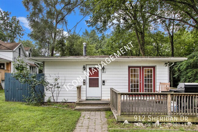 Primary Photo - 912 Sheridan Dr
