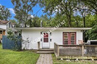 Building Photo - 912 Sheridan Dr