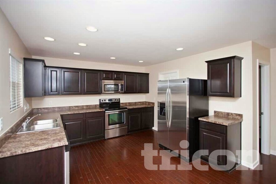 Building Photo - 1021 Patmore Ln