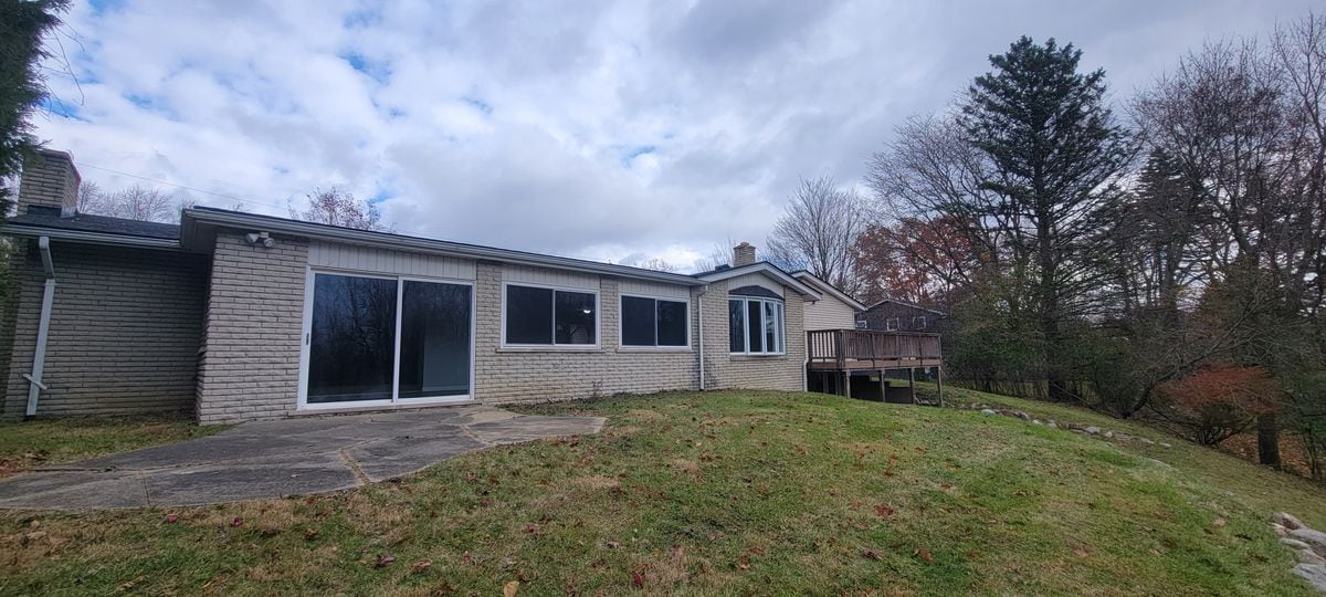 Building Photo - 35527 Springvale St