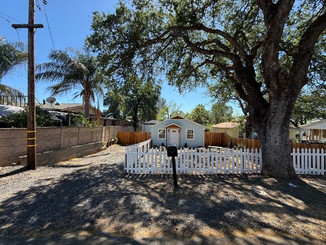 Building Photo - Fully Renovated 3BR Home | New HVAC + Washer/Dryer + Stainless Appliances | Designer Finishes | O...