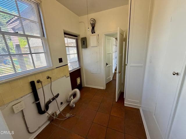 Building Photo - 1428 Oak St