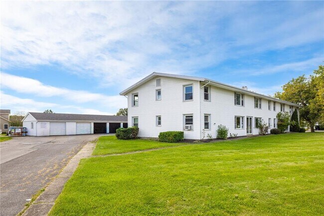 Primary Photo - 5095 Emerson Rd