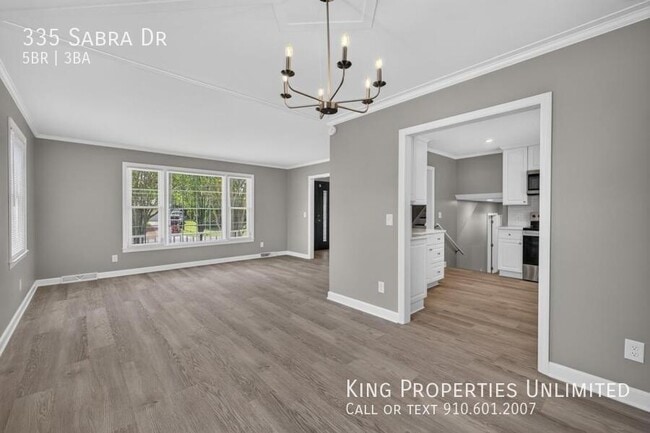 Building Photo - 335 Sabra Dr