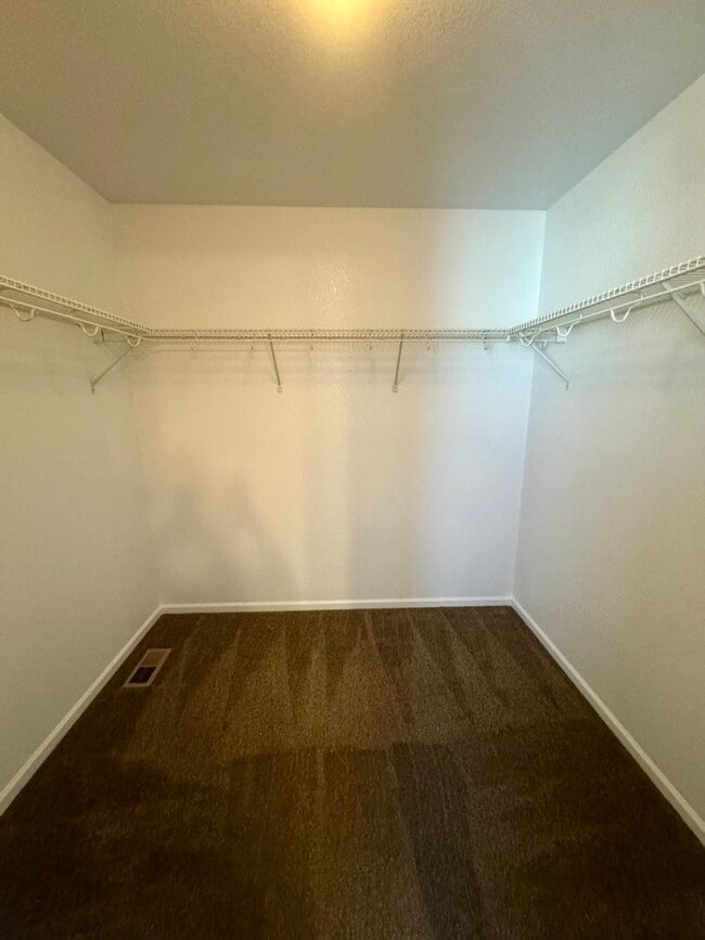 Building Photo - 3 Bedroom Home Close to Military Installations