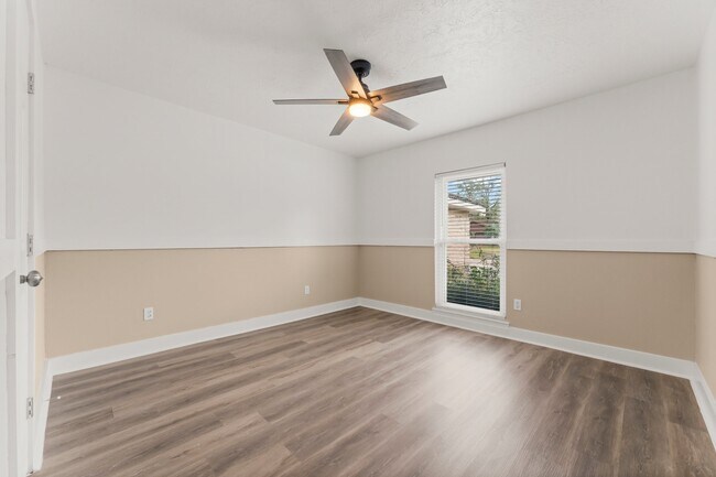 Building Photo - 5542 Ashgate Dr