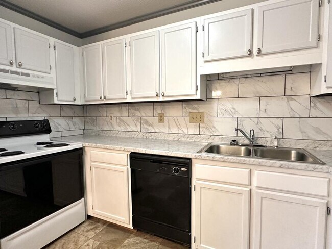 Building Photo - 103 Homeplace Ct