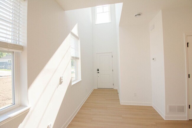 Building Photo - 3777 40th Ave NW