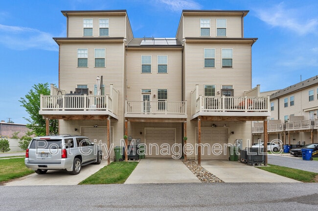 Building Photo - 133 S Macon St.