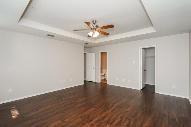 Building Photo - 1708 Diamond Lake Trail