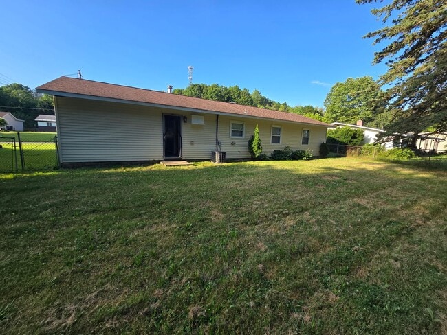 Building Photo - 118 Barclay Rd