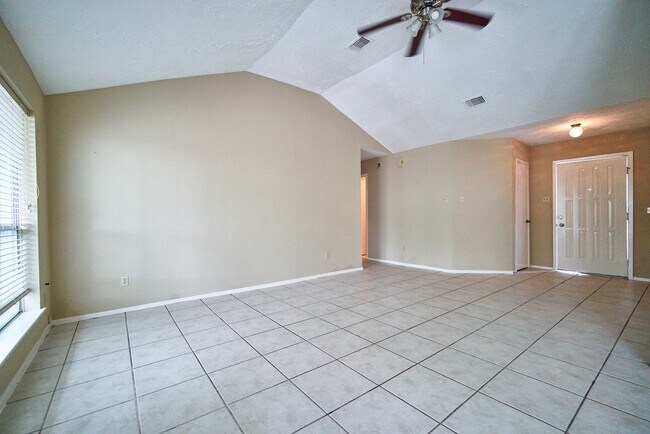 Building Photo - 10235 Gulfstream Ln