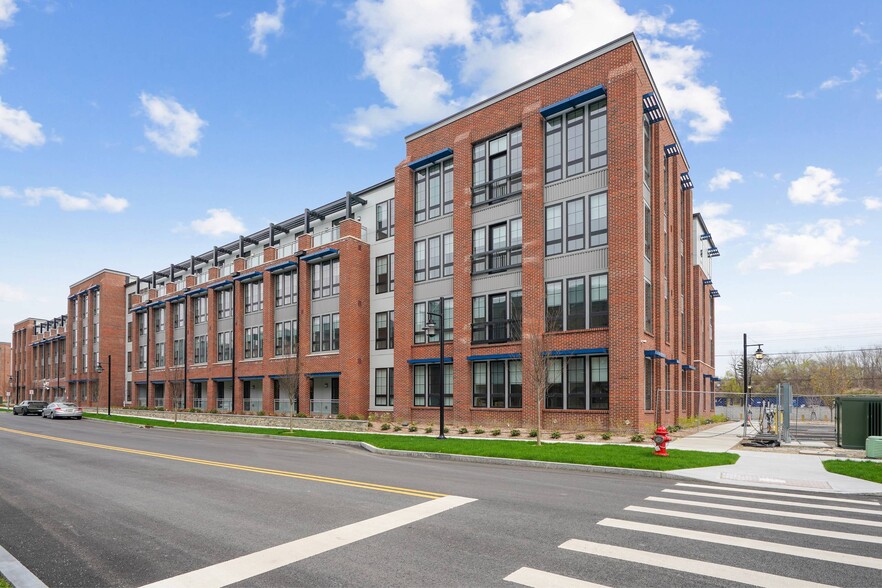 Building Photo - Emerson