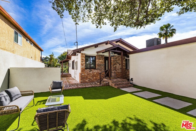 Building Photo - 238 Thorne St