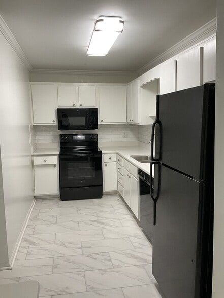 Kitchen - 1001 Woodland Vlg