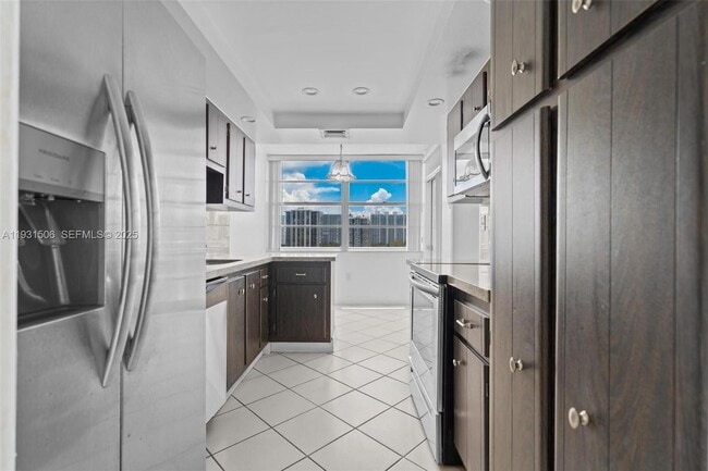 Building Photo - 18081 Biscayne Blvd