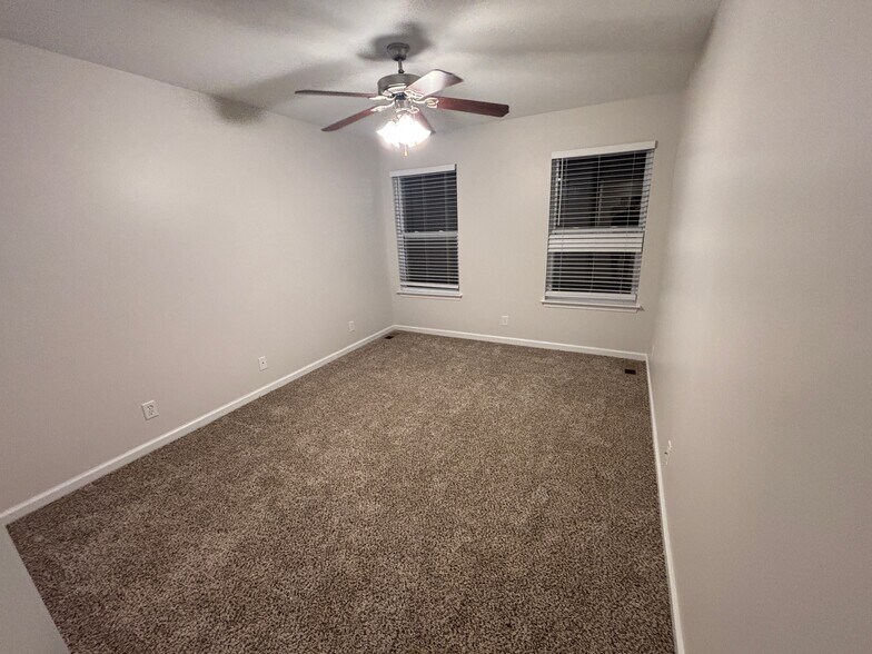 Building Photo - 161 Avalon Dr