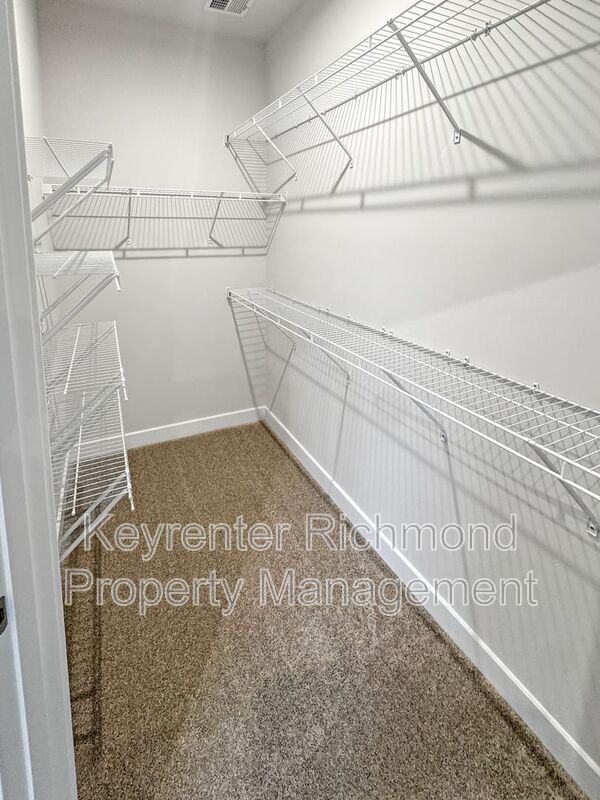 Building Photo - 1025 Arborway Ln