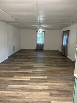 Building Photo - 1624 Armstrong Rd