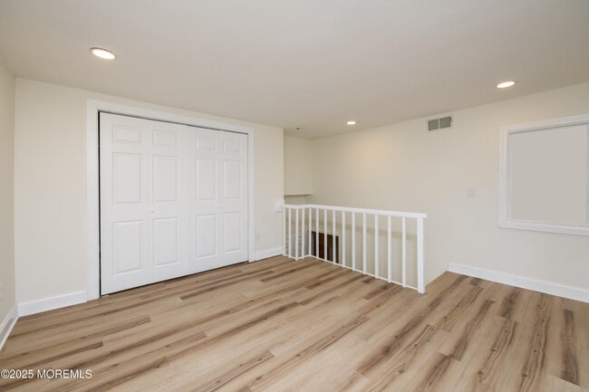 Building Photo - 136 7th St