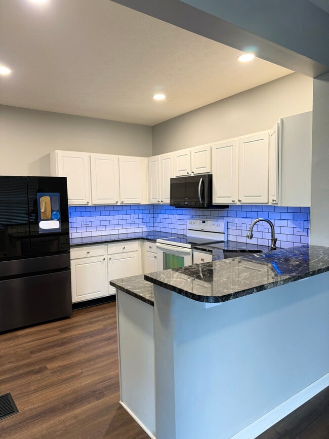 Building Photo - 2420 Aristocracy Cir