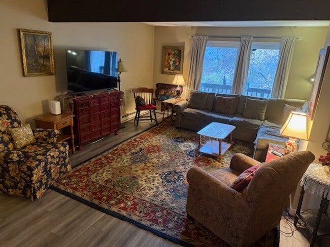 Building Photo - 3 Bedroom Condo in Hanover