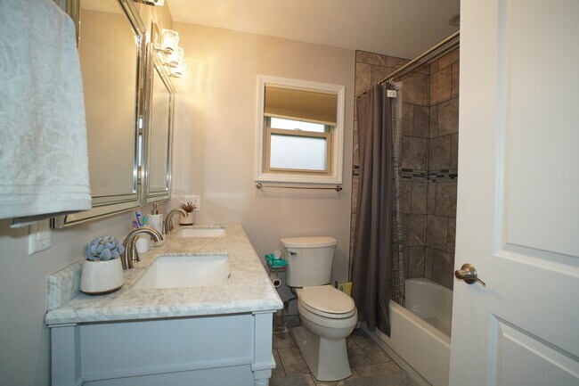 Building Photo - 6092 Cleveland St