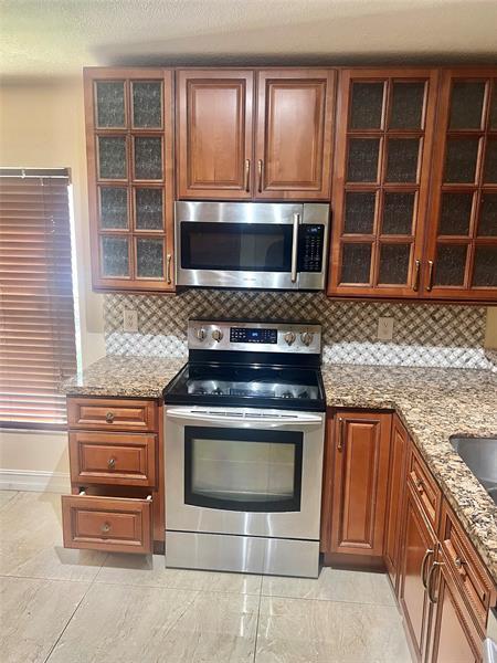 Building Photo - 2036 NW 183rd Cir