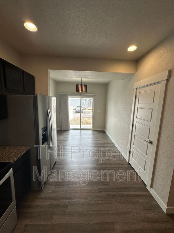 Building Photo - 218 E Chestnut St