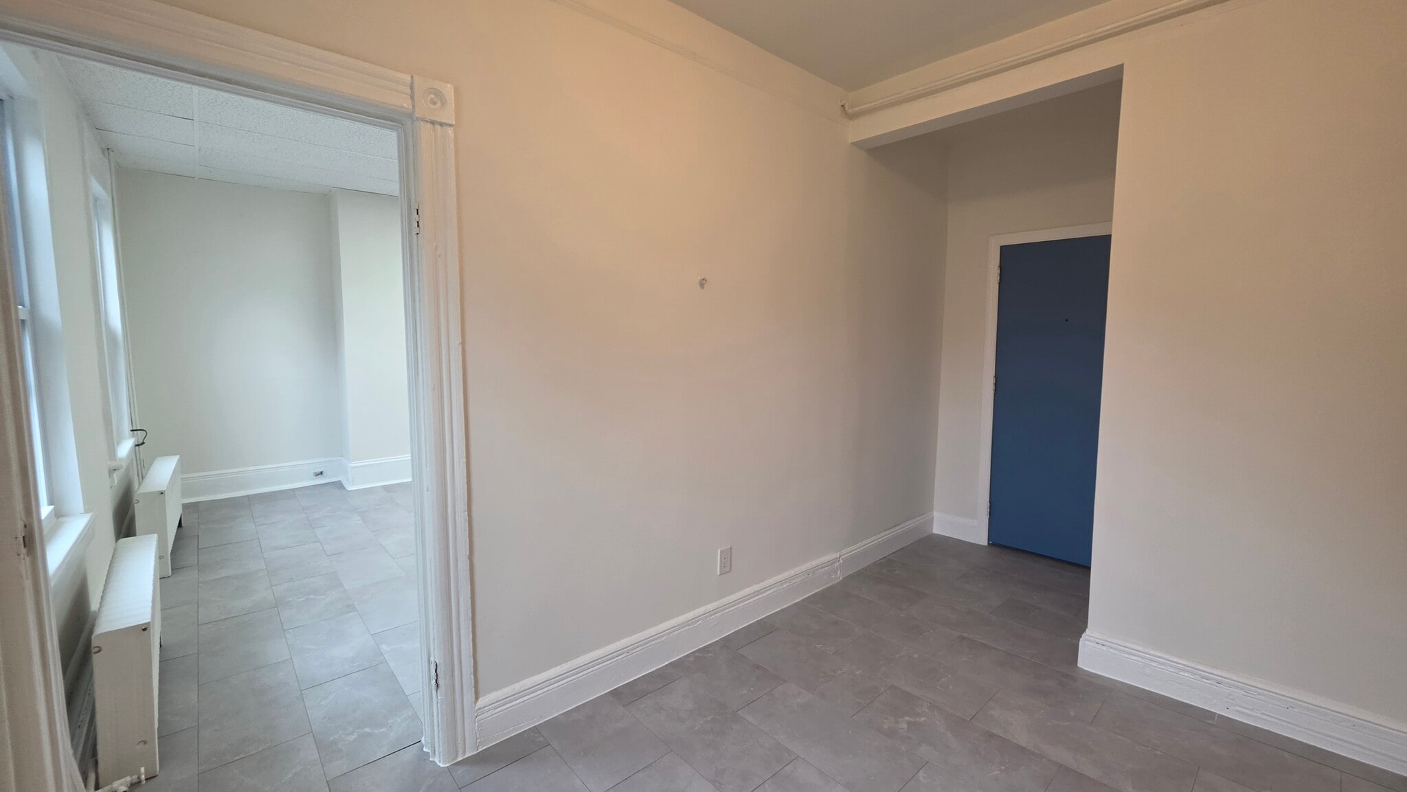Building Photo - 204 3rd St