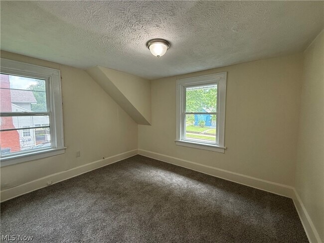 Building Photo - 404 Noah Ave