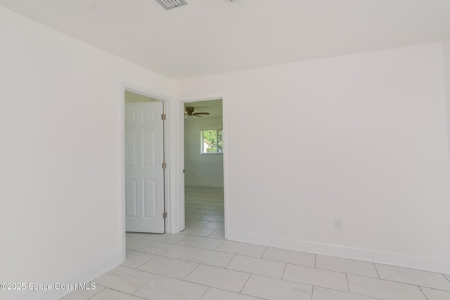 Building Photo - 2860 Hancock Dr