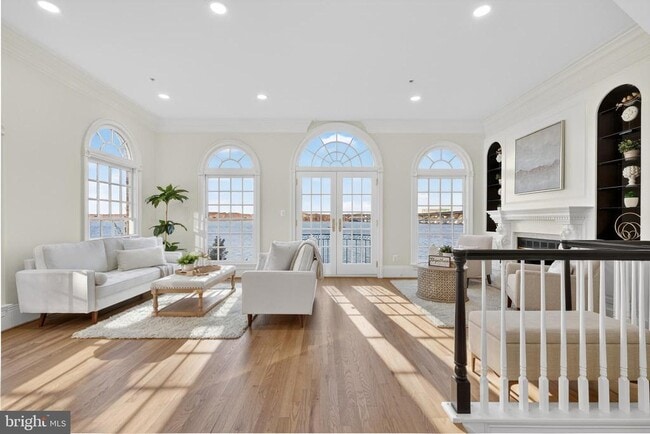 Building Photo - 700 Kahn Pl