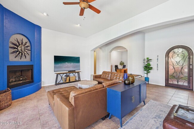 Building Photo - 351 N Cloverfield Cir