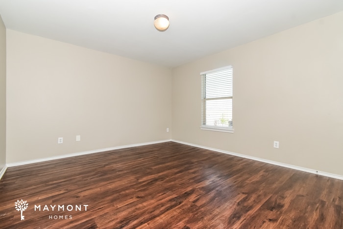 Building Photo - 512 Laurel Ln