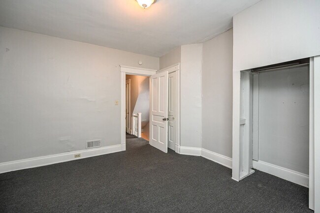 Building Photo - 2535 Vestry Ave