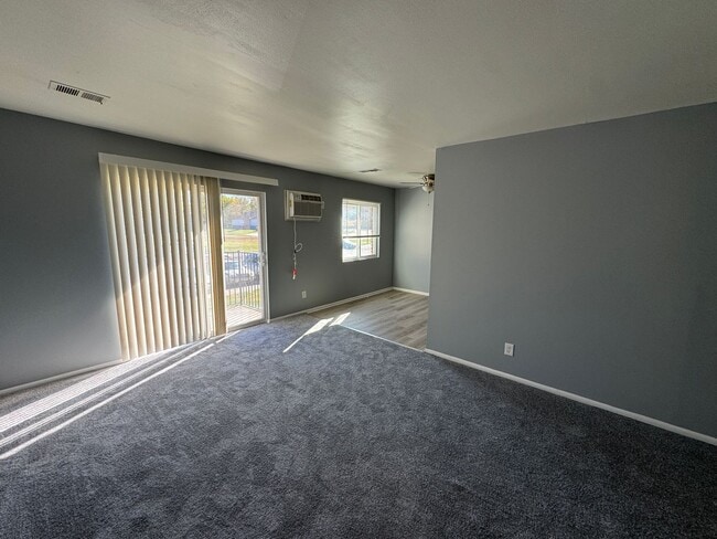 Building Photo - Warren Park 2 Bedroom Apartment with Balcony