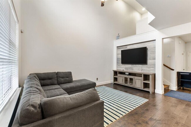 Building Photo - 4646 Rhett Ln