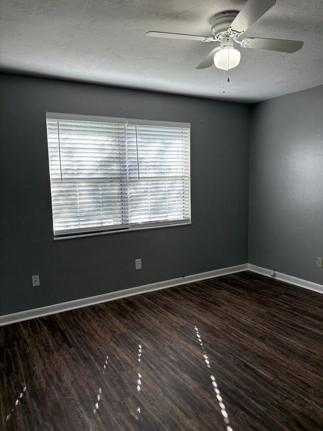 Building Photo - Eastgate Home