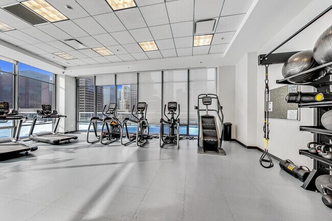 Building Photo - 240 E Illinois St