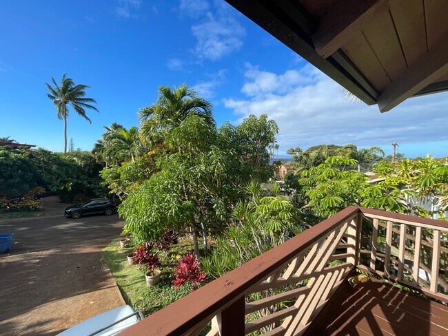 Building Photo - Spacious Mahinahina 3 Bedroom