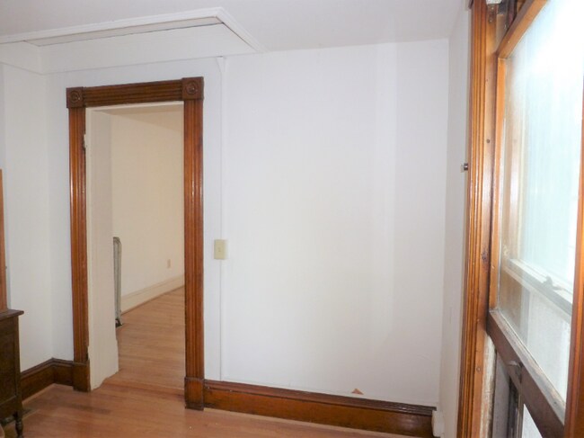 Building Photo - 111 N Winooski Ave