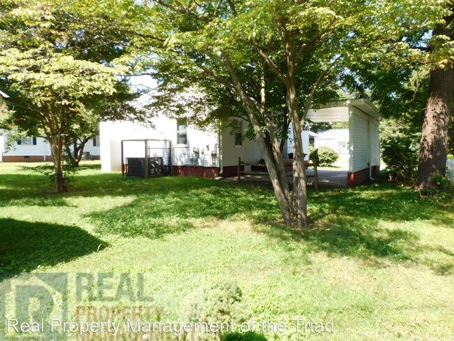 Building Photo - 3 br, 1 bath House - 2512 Yanceyville Street