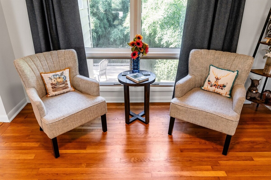 Building Photo - 521 Woodhaven Dr