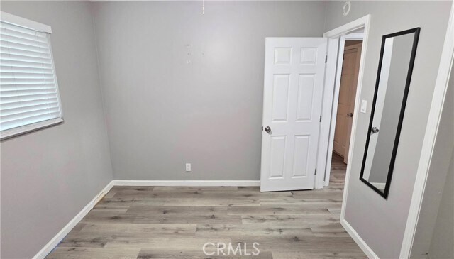 Building Photo - 10527 Western Ave