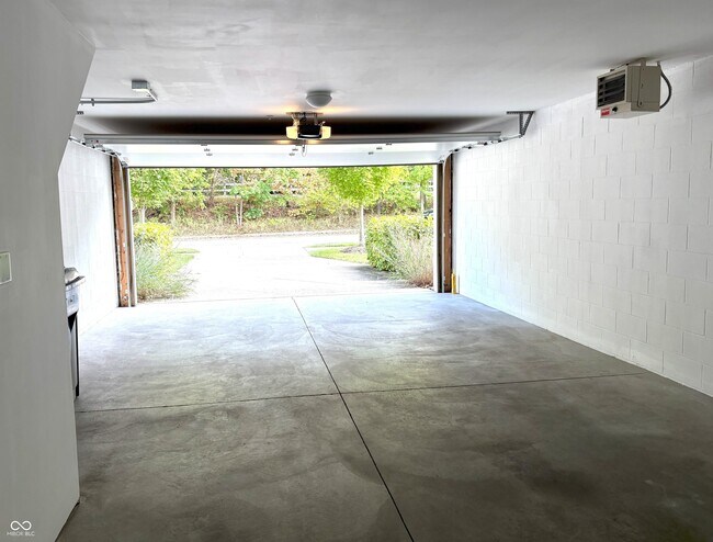 Building Photo - 949 Junction Pl