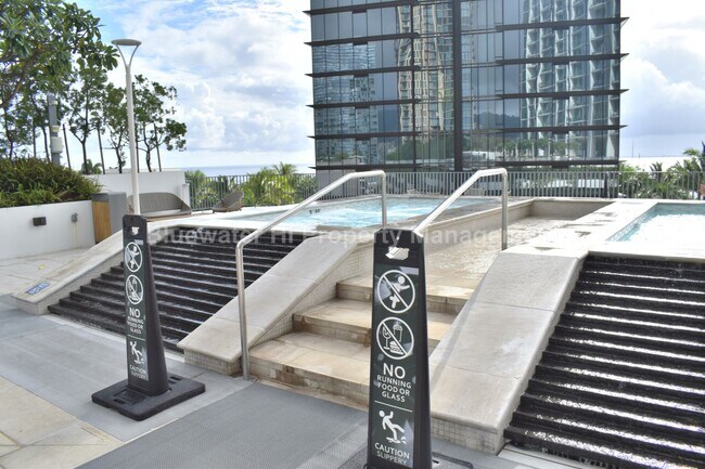 Building Photo - Koula 3/3/2, high flr. w/ Ocean & DH Views (Kakaako Area)