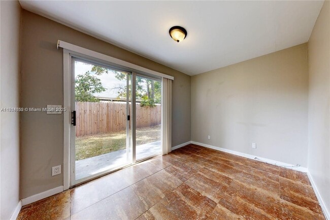 Building Photo - 841 SW 63rd Ave