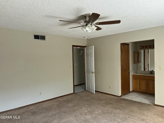 Building Photo - 2601 Jefferson Ave