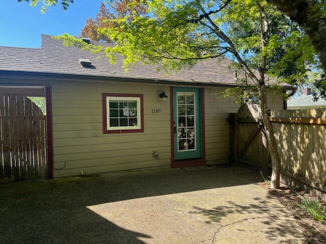 Primary Photo - 1 Bedroom 1 Bath McMinnville OR